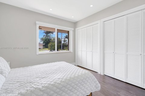 Casa en venta en Plantation, Florida, 5 dormitorios, 407.19 m2 № 2241438 - foto 17