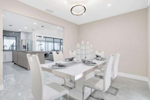 Casa en venta en Plantation, Florida, 5 dormitorios, 407.19 m2 № 2241438 - foto 16