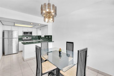 Купить виллу или дом в Мирамар, Флорида 2 спальни, 94.76м2, № 1951920 - фото 4