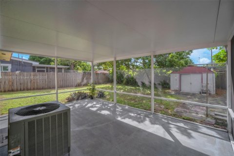 Купить виллу или дом в Мирамар, Флорида 2 спальни, 94.76м2, № 1951920 - фото 12