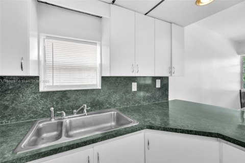 Купить виллу или дом в Мирамар, Флорида 2 спальни, 94.76м2, № 1951920 - фото 26