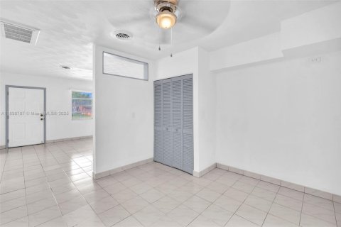 Купить виллу или дом в Мирамар, Флорида 2 спальни, 94.76м2, № 1951920 - фото 15