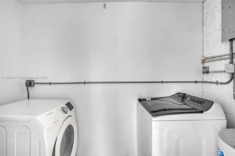 Купить виллу или дом в Мирамар, Флорида 2 спальни, 94.76м2, № 1951920 - фото 22