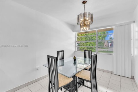 Купить виллу или дом в Мирамар, Флорида 2 спальни, 94.76м2, № 1951920 - фото 23