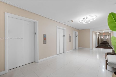 Copropriété à vendre à Miami Beach, Floride: 2 chambres, 110.55 m2 № 2032451 - photo 23
