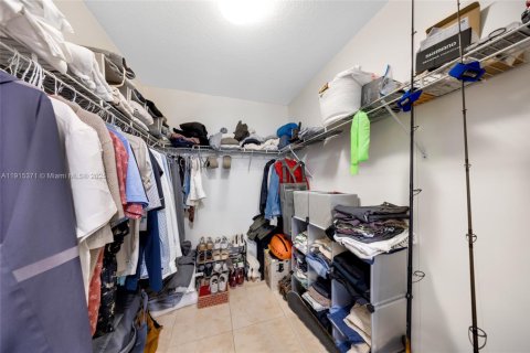 Condo in Miami, Florida, 2 bedrooms  № 1971575 - photo 19