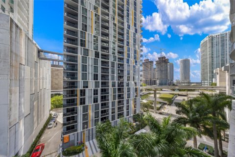 Condo in Miami, Florida, 2 bedrooms  № 1971575 - photo 17