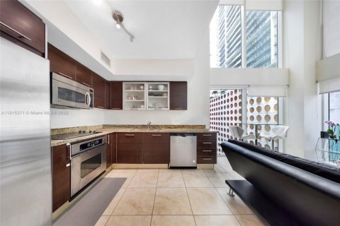 Condo in Miami, Florida, 2 bedrooms  № 1971575 - photo 3