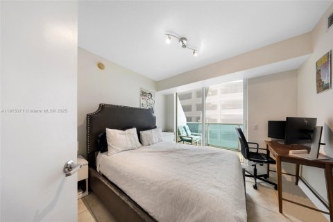 Condo in Miami, Florida, 2 bedrooms  № 1971575 - photo 6