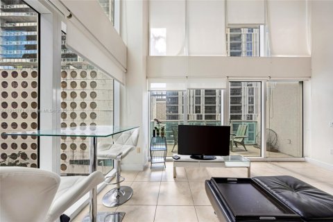 Condo in Miami, Florida, 2 bedrooms  № 1971575 - photo 7