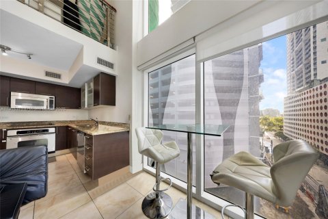 Condo in Miami, Florida, 2 bedrooms  № 1971575 - photo 2