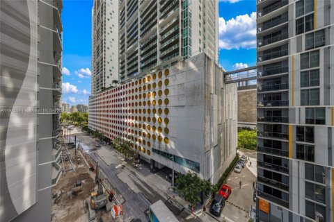 Condo in Miami, Florida, 2 bedrooms  № 1971575 - photo 16