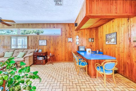 Купить виллу или дом в Майами-Спрингс, Флорида 4 спальни, 293.57м2, № 2253048 - фото 19