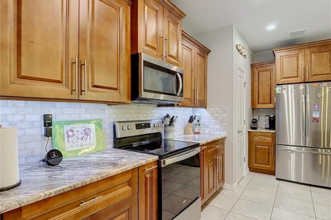 Touwnhouse à vendre à New Port Richey, Floride: 3 chambres, 190.54 m2 № 2350364 - photo 15