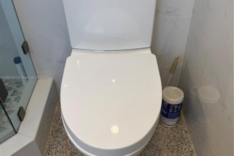 Condo in Pompano Beach, Florida, 1 bedroom  № 1929473 - photo 11