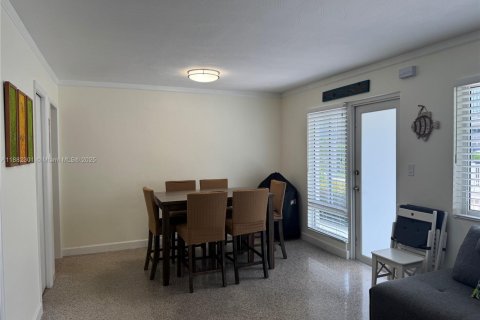 Condo in Pompano Beach, Florida, 1 bedroom  № 1929473 - photo 25