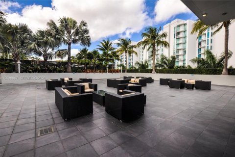 Condo in Aventura, Florida, 2 bedrooms № 2186166 - photo 22