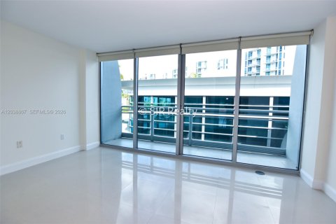 Condo in Aventura, Florida, 2 bedrooms № 2186166 - photo 8