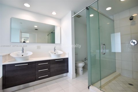 Condo in Aventura, Florida, 2 bedrooms № 2186166 - photo 15