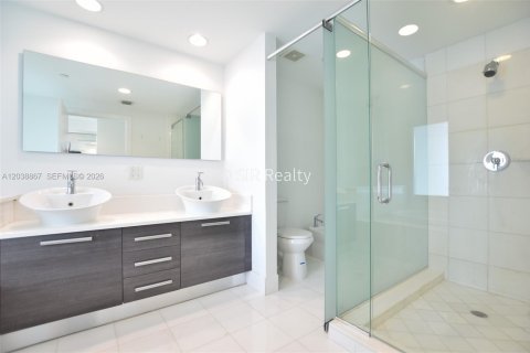 Condo in Aventura, Florida, 2 bedrooms № 2186166 - photo 16