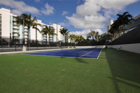 Condo in Aventura, Florida, 2 bedrooms № 2186166 - photo 24
