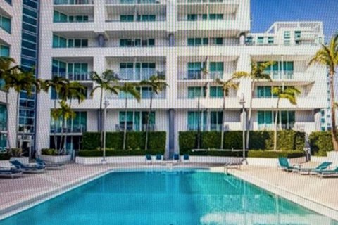 Condo in Miami, Florida, 1 bedroom № 2103427 - photo 3