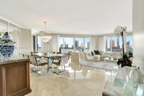 Condo in Aventura, Florida, 3 bedrooms № 1934294 - photo 1