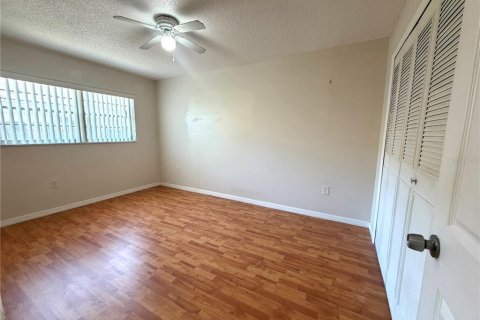 House in Orlando, Florida 4 bedrooms, 165.55 sq.m. № 2093836 - photo 17