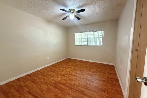 House in Orlando, Florida 4 bedrooms, 165.55 sq.m. № 2093836 - photo 11