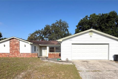 House in Orlando, Florida 4 bedrooms, 165.55 sq.m. № 2093836