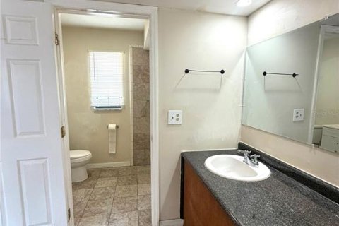 House in Orlando, Florida 4 bedrooms, 165.55 sq.m. № 2093836 - photo 10