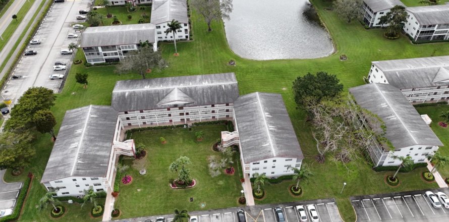 Propiedad comercial en Boca Raton, Florida 2 dormitorios, 77.57 m2 № 1096251