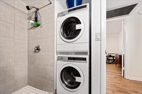 Condominio en alquiler en Lake Worth, Florida, 2 dormitorios, 68.28 m2 № 1231368 - foto 1