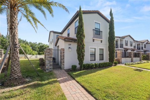 Townhouse in Haines City, Florida 3 bedrooms, 167.41 sq.m. № 2166743 - photo 4
