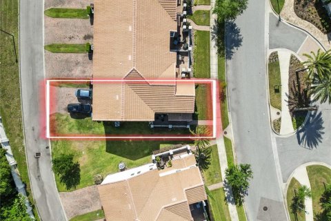 Townhouse in Haines City, Florida 3 bedrooms, 167.41 sq.m. № 2166743 - photo 2