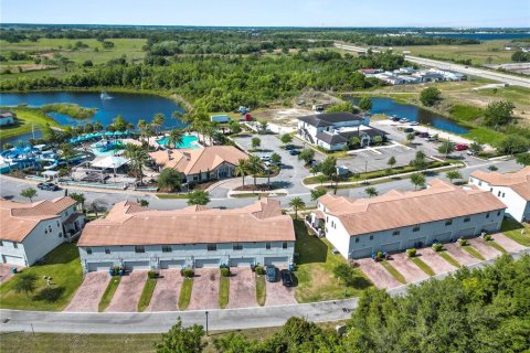 Townhouse in Haines City, Florida 3 bedrooms, 167.41 sq.m. № 2166743 - photo 14