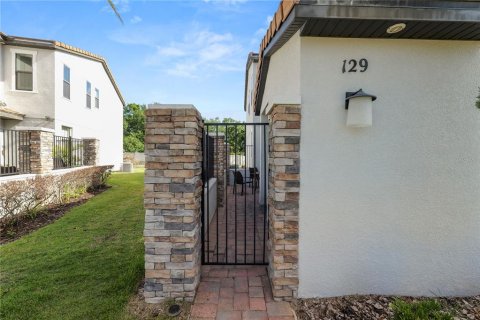 Townhouse in Haines City, Florida 3 bedrooms, 167.41 sq.m. № 2166743 - photo 5