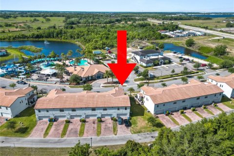 Townhouse in Haines City, Florida 3 bedrooms, 167.41 sq.m. № 2166743 - photo 18