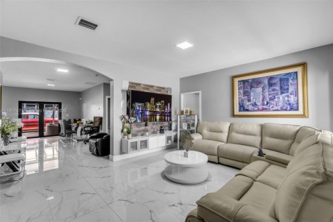House in Homestead, Florida 3 bedrooms, 146.14 sq.m. № 2012672 - photo 10