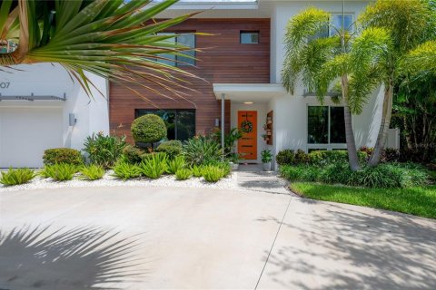 Villa ou maison à vendre à Tampa, Floride: 5 chambres, 407.47 m2 № 2285061 - photo 8