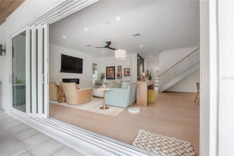 Villa ou maison à vendre à Tampa, Floride: 5 chambres, 407.47 m2 № 2285061 - photo 23