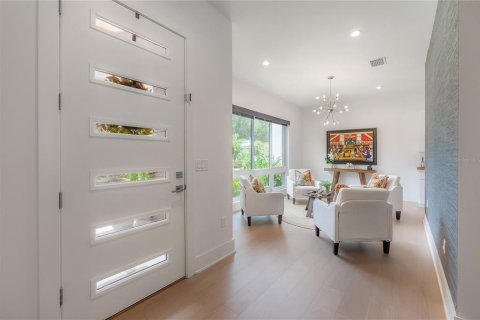 Villa ou maison à vendre à Tampa, Floride: 5 chambres, 407.47 m2 № 2285061 - photo 12