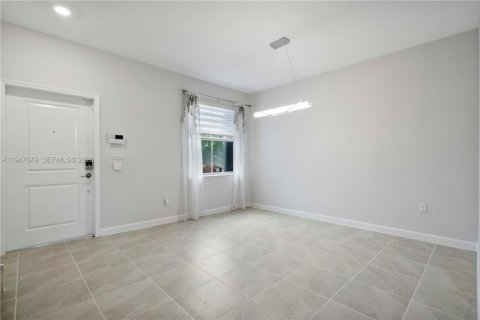 Townhouse in Homestead, Florida 3 bedrooms, 129.41 sq.m. № 2003777 - photo 5
