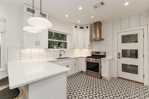 Villa ou maison à louer à Lakeland, Floride: 3 chambres, 213.58 m2 № 2377500 - photo 14