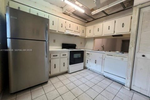 Купить кондоминиум в Тамарак, Флорида 1 спальня, 67.82м2, № 2058345 - фото 2