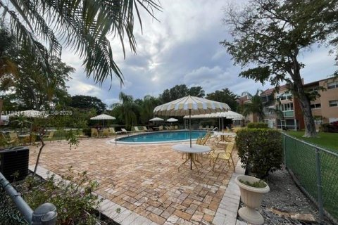 Купить кондоминиум в Тамарак, Флорида 1 спальня, 67.82м2, № 2058345 - фото 17