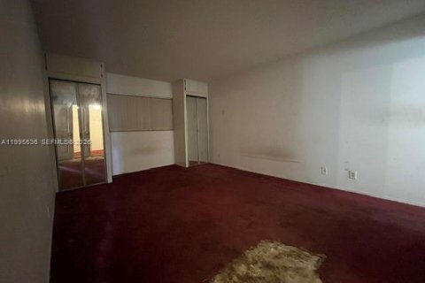 Купить кондоминиум в Тамарак, Флорида 1 спальня, 67.82м2, № 2058345 - фото 6