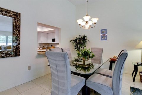Casa en alquiler en Sarasota, Florida, 2 dormitorios, 125.7 m2 № 1688273 - foto 9