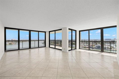 Купить кондоминиум в Сент-Пит-Бич, Флорида 4 комнаты, 132.85м2, № 2109216 - фото 3