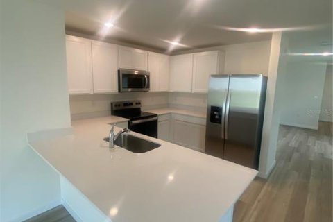 Casa en alquiler en Brooksville, Florida, 3 dormitorios, 139.73 m2 № 2167656 - foto 4